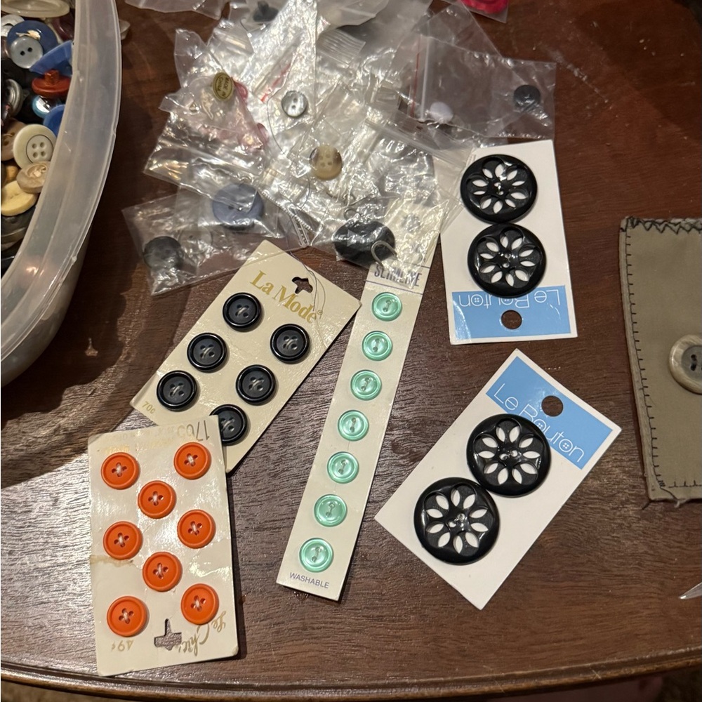 Button Collection - Picture 5 of 6